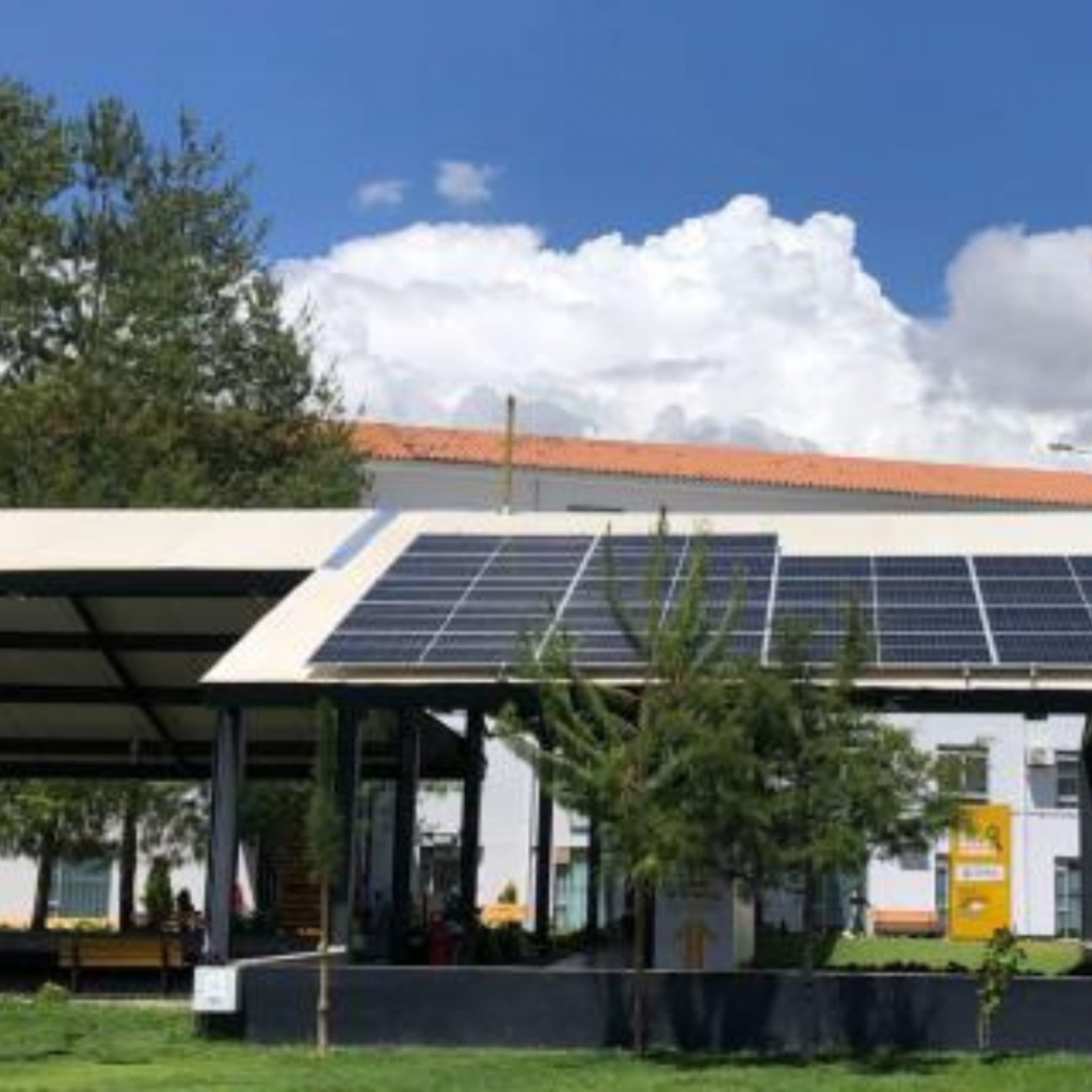 Paneles solares en Cajamarca
